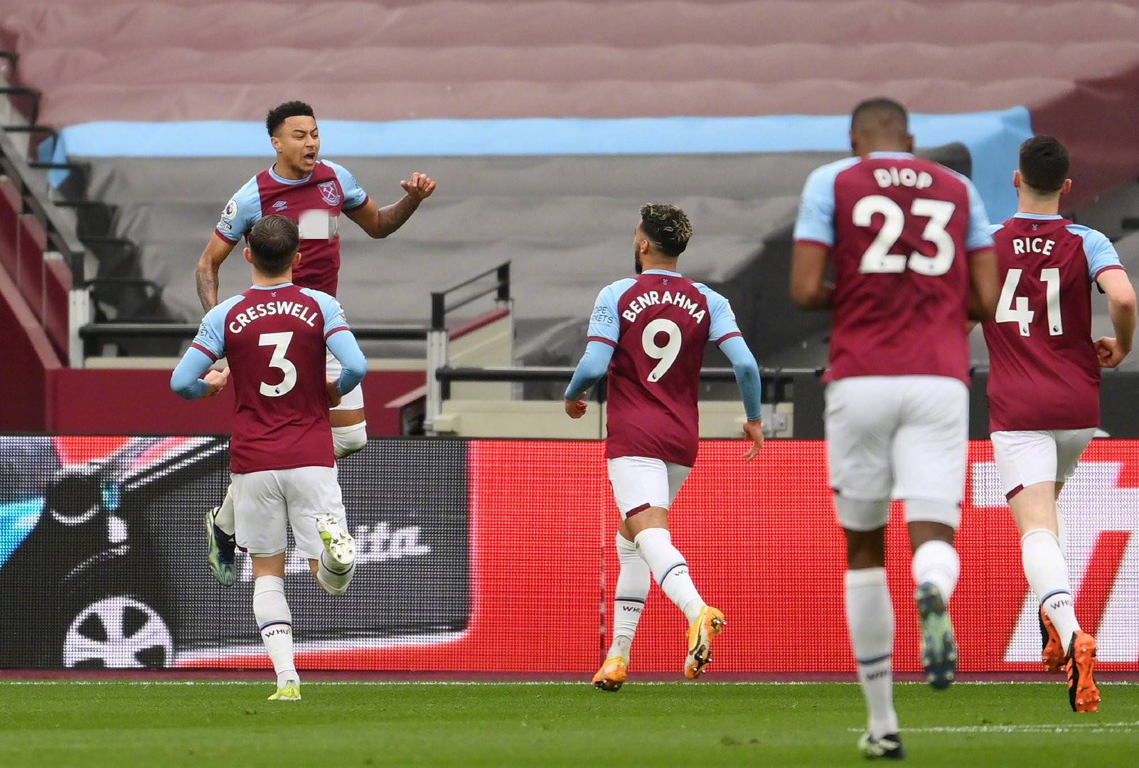 盟的球員正 盟的球員正